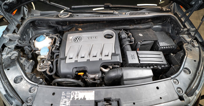 Come sostituire VW TOURAN (1T3) 1.6 TDI 2011 Ammortizzatori - manuali passo passo e video guide