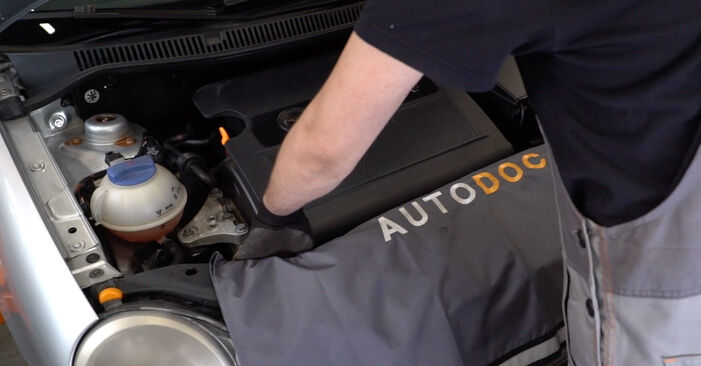 Hvordan man udskifter VW POLO Luftfilter - trin-for-trin manualer og video vejledninger