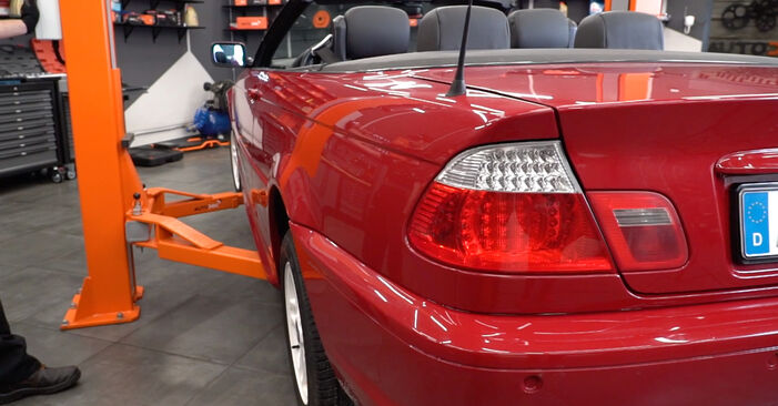 Kraftstofffilter BMW E46 Cabrio 325 Ci 2002 wechseln: Kostenlose Reparaturhandbücher