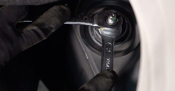 Vanskelighetsgrad: Bytte av Støtdemper på Toyota Aygo ab1 1.0 (KGB10_) 2011 – last ned illustrert veiledning