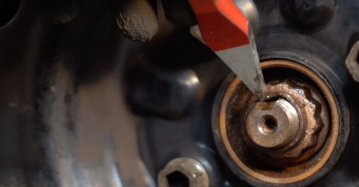 Wie schmierig ist es, selber zu reparieren: Federn beim Toyota Aygo AB1 1.0 (KGB10_) 2011 wechseln – Downloaden Sie sich Bildanleitungen