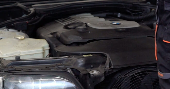 Wie man Ölfilter beim BMW E46 Touring 1999 wechselt - Gratis PDF- und Video-Tutorials