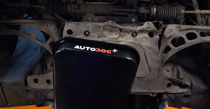 BMW E46 Touring 330xd 2.9 2005 Ölfilter wechseln: wie schwer ist es, selbst zu reparieren - Downloaden Sie sich illustrierte Anleitungen