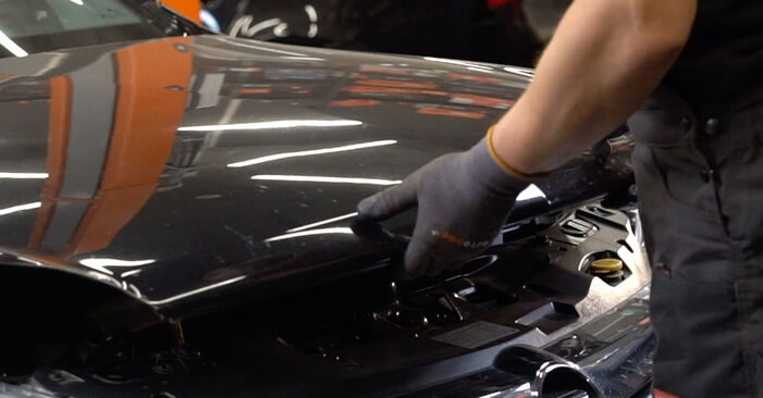 Wie schmierig ist es, selber zu reparieren: Bremsscheiben beim Opel Astra H Limousine 1.6 (L69) 2013 wechseln – Downloaden Sie sich Bildanleitungen