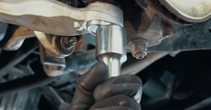 Changing Control Arm on AUDI A4 Saloon (8D2, B5) 1.8 T 1997 by yourself