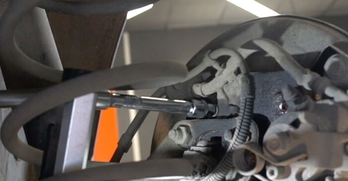 Wie schmierig ist es, selber zu reparieren: Radlager beim Opel Astra H Limousine 1.6 (L69) 2013 wechseln – Downloaden Sie sich Bildanleitungen