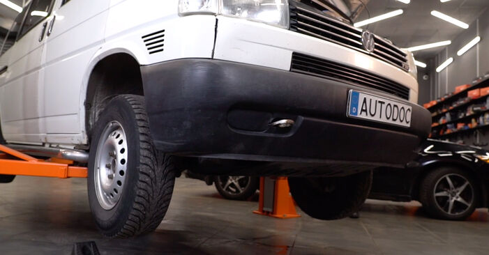 VW T4 2.4 D 1992 Stoßdämpfer wechseln: Kostenfreie Reparaturwegleitungen