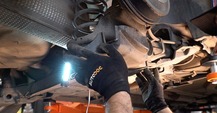 Sustitución de Muelles de Suspensión en un Peugeot 208 I 1.2 VTI 82 2014: manuales de taller gratuitos