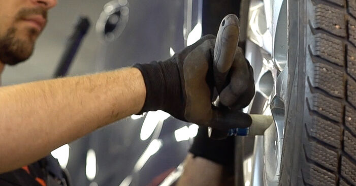 Peugeot 208 1 1.2 VTI 82 2014 Koppelstange wechseln: Gratis Reparaturanleitungen