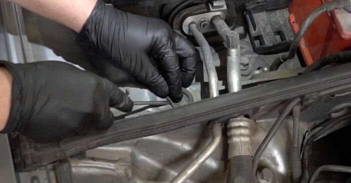 Changing Shock Absorber on AUDI A4 Saloon (8EC, B7) 2.0 TFSI quattro 2007 by yourself