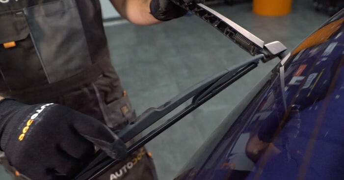 How to replace CITROËN C3 I Hatchback (FC_, FN_) 1.4 HDi 2003 Wiper Blades - step-by-step manuals and video guides