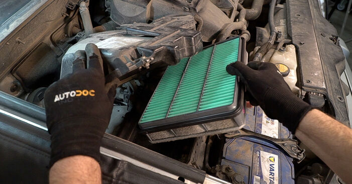 How to remove TOYOTA LAND CRUISER 3.0 D (LJ120, LJ125) 2006 Air Filter - online easy-to-follow instructions