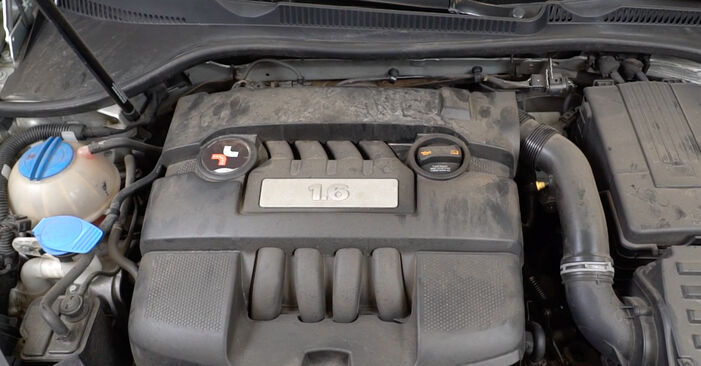 Sostituire Bobina D'Accensione su VW Golf V Hatchback (1K1) 2.0 GTI 2003 non è più un problema con il nostro tutorial passo-passo