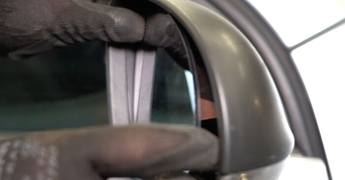 Cik grūti ir veikt Spoguļstikls nomaiņu VW Golf 5 2.0 TDI 2009 - lejupielādējiet ilustrētu ceļvedi
