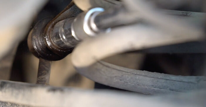 Wie schmierig ist es, selber zu reparieren: Koppelstange beim Toyota RAV4 III 2.0 4WD (ZSA30) 2011 wechseln – Downloaden Sie sich Bildanleitungen