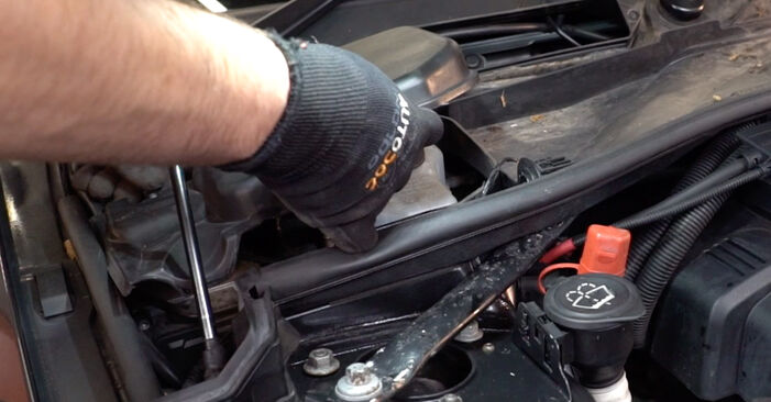 How to remove BMW 3 SERIES 325 i 2009 Spark Plug - online easy-to-follow instructions