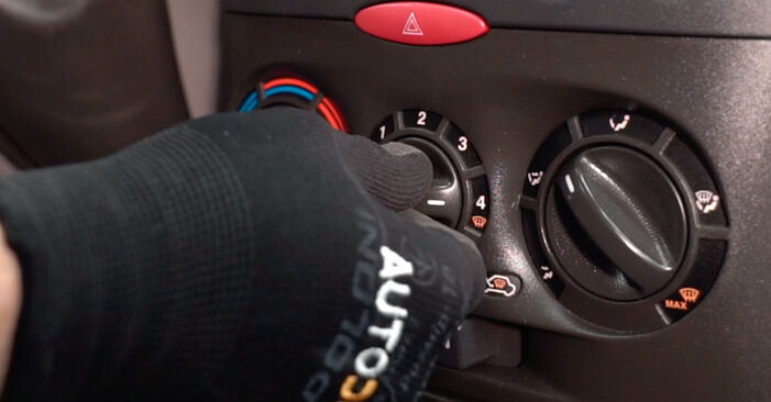 αλλαγη Φίλτρο αέρα εσωτερικού χώρου FIAT PUNTO: online οδηγοί και βίντεο tutorial