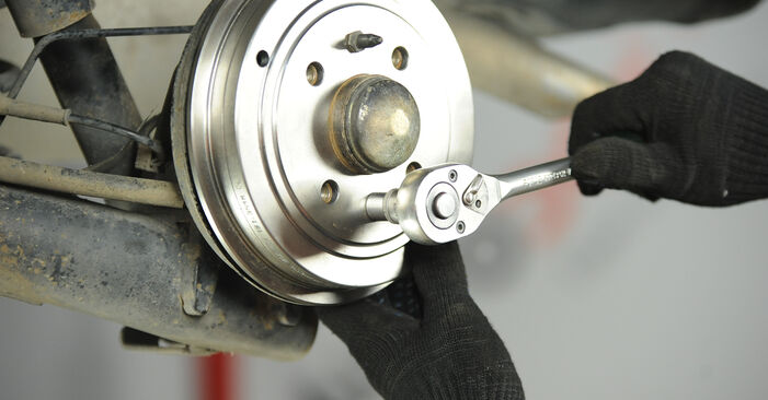 Wie lange benötigt das Auswechseln der Teile: Bremsbacken beim Fiat Punto 188 2007 - Detailliertes PDF-Tutorial