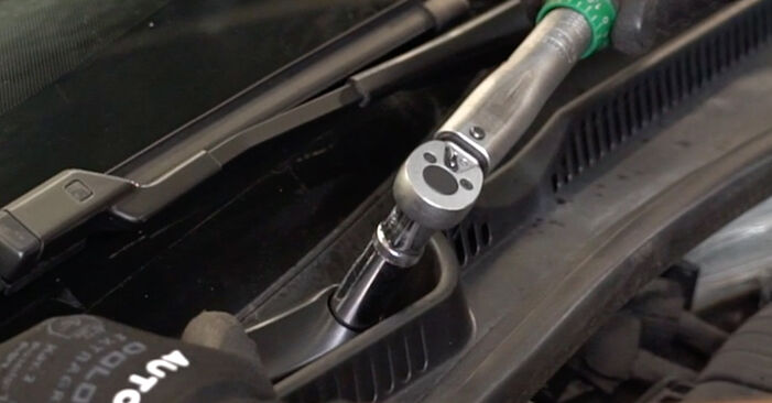 Remplacer Bras d'Essuie-Glace sur VW GOLF par vous-même