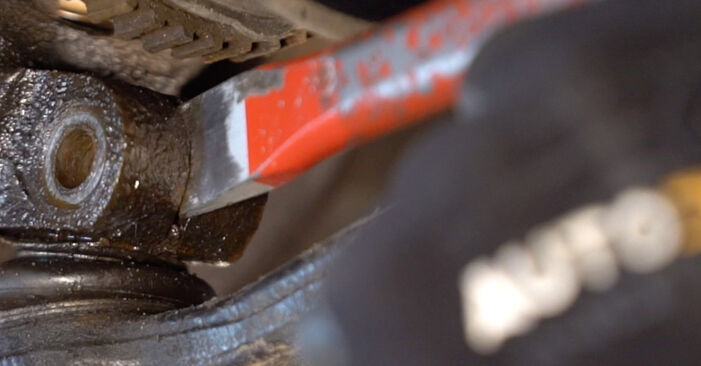Vanskelighetsgrad: Bytte av Støtdemper på Peugeot 206 cc 2d 1.6 HDi 110 2006 – last ned illustrert veiledning