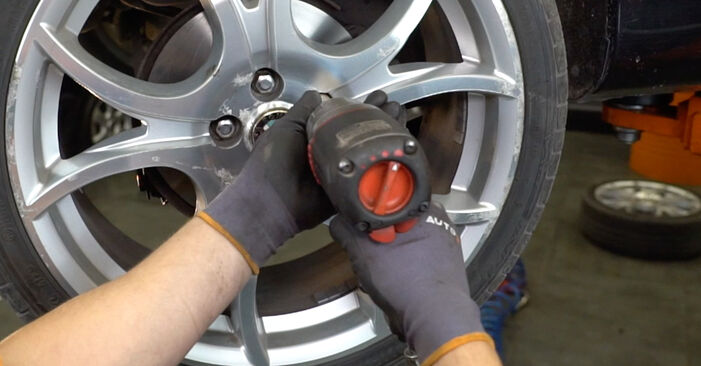 Wie man Bremsscheiben am Alfa Romeo 147 937 2000 ersetzt - Kostenfreie PDF- und Videotipps