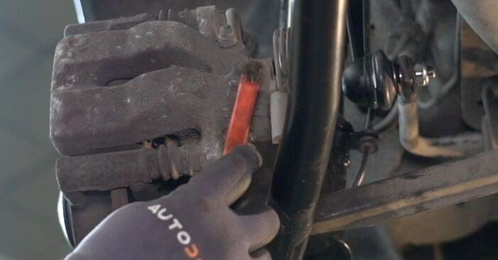 Wie kompliziert ist es, selbst zu reparieren: Bremsscheiben am Alfa Romeo 147 937 2.0 16V T.SPARK (937.AXA1, 937.AXC1, 937.BXC1) 2006 ersetzen – Laden Sie sich illustrierte Wegleitungen herunter