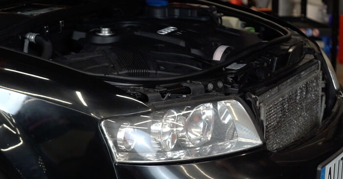 Kā nomainīt Degvielas filtrs Audi A4 B6 Avant 2001 - bezmaksas PDF un video rokasgrāmatas