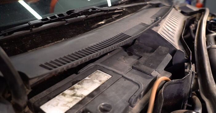 OPEL Corsa C Hatchback (X01) 1.4 Twinport (F08, F68) Filtr klimatyzacji wymiana: przewodniki online i samouczki wideo