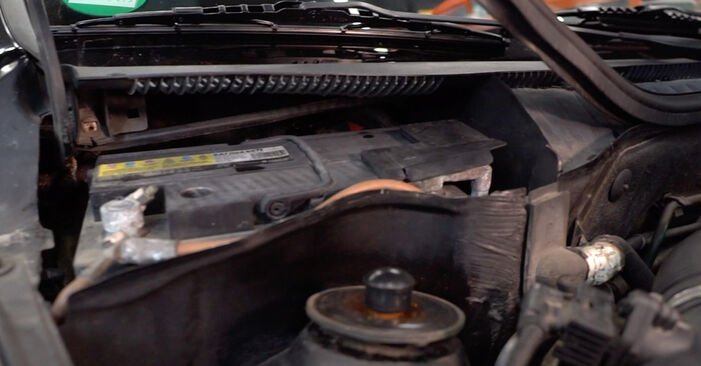 Samodzielna wymiana Filtr powietrza kabinowy w OPEL Corsa C Hatchback (X01) 1.3 CDTI (F08, F68) 2003
