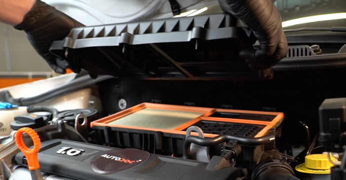 Как да демонтираме VW POLO 1.6 2013 Въздушен филтър - онлайн лесни за следване инструкции
