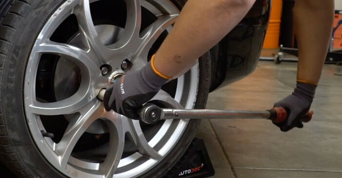 ALFA ROMEO 147 3.2 GTA (937.AXL1) Bremsbeläge ersetzen: Tutorials und Video-Wegleitungen online