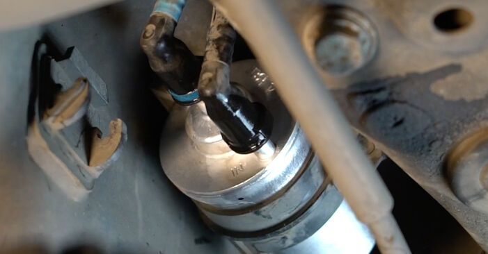 Replacing Fuel Filter on Audi A3 8P Sportback 2004 2.0 TDI 16V by yourself