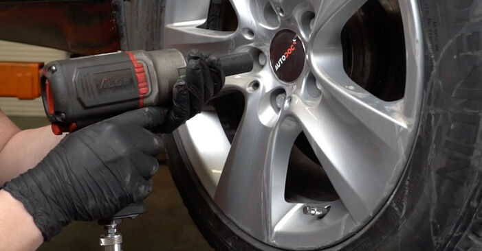 DIY replacement of Shock Absorber on BMW 5 Saloon (E60) 520 d 2005 is not an issue anymore with our step-by-step tutorial