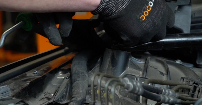 Changing Shock Absorber on BMW 5 Saloon (E60) 520i 2.2 2004 by yourself