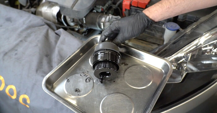 Ölfilter Ford Fiesta Mk6 1.6 TDCi 2010 wechseln: Kostenlose Reparaturhandbücher