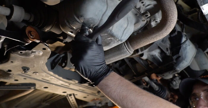 Ford Fiesta Mk6 1.4 2014 Ölfilter wechseln: wie schwer ist es, selbst zu reparieren - Downloaden Sie sich illustrierte Anleitungen