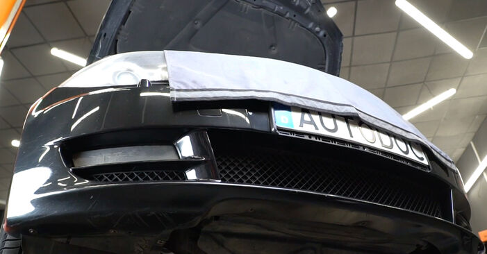 Come sostituire Filtro Olio su BMW 1 Coupe (E82) 2011: scarica manuali PDF e istruzioni video