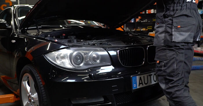 Πώς να αλλάξετε Μπουζί σε BMW 1 SERIES - δωρεάν εγχειρίδια PDF και βίντεο οδηγιών