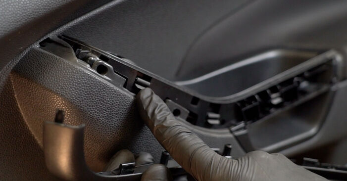 Ford Fiesta Mk6 1.4 TDCi 2010 Buitenspiegel vervanging: gratis werkplaatshandleidingen
