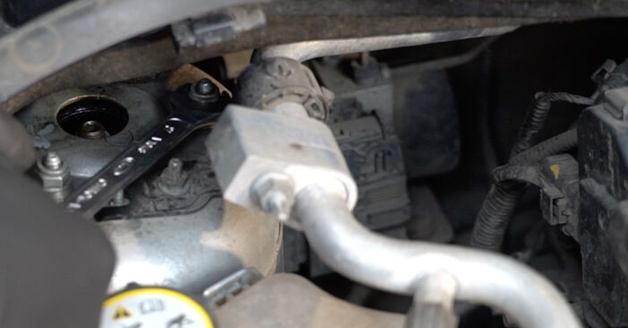 Hvordan bytte Støtdemper på FORD Fiesta Mk6 Hatchback (JA8, JR8) 1.5 TDCi 2011 selv
