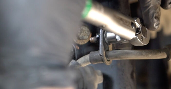 Tauschen Sie Stoßdämpfer beim FORD Fiesta Mk6 Schrägheck (JA8, JR8) 1.5 TDCi 2011 selbst aus