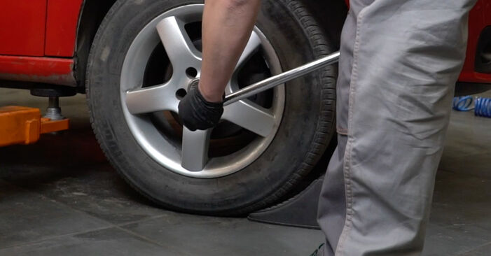 Wie man Bremsscheiben am SEAT Ibiza III Schrägheck (6L) 2006 ersetzt - Hinweise und Ratschläge