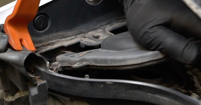 Wie kompliziert ist es, selbst zu reparieren: Stoßdämpfer am Renault Clio 3 1.5 dCi 2011 ersetzen – Laden Sie sich illustrierte Wegleitungen herunter