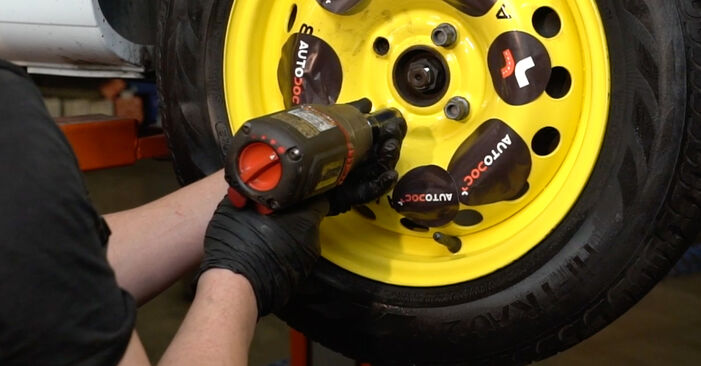 Wie schmierig ist es, selber zu reparieren: Bremsbeläge beim Renault Clio 3 1.5 dCi 2011 wechseln – Downloaden Sie sich Bildanleitungen