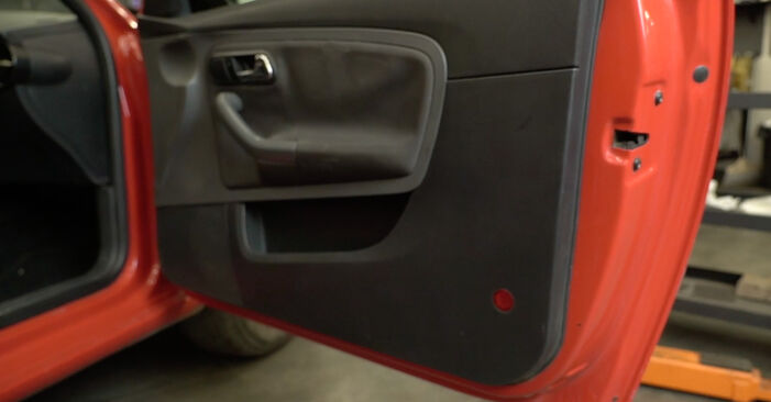 Türschloss SEAT Seat Ibiza 6L1 1.9 TDI 2002 tauschen - Kostenlose PDF- und Videoanleitungen