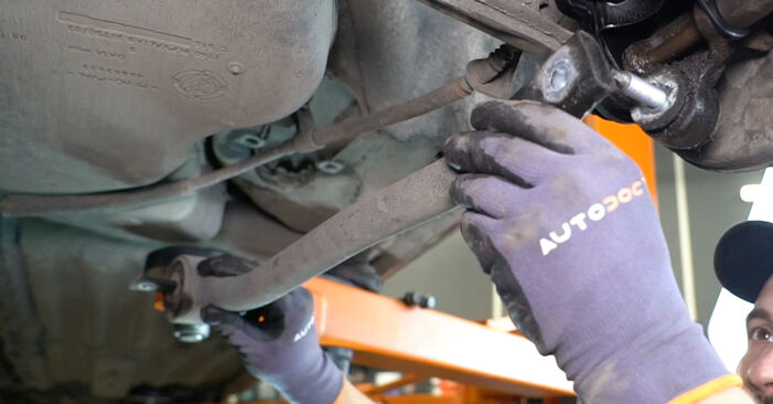 ALFA ROMEO 147 3.2 GTA (937.AXL1) Control Arm replacement: online guides and video tutorials
