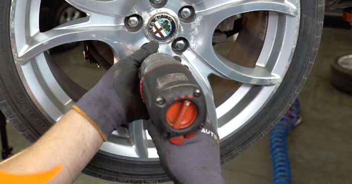 Wie lange benötigt das Auswechseln der Teile: Querlenker beim Alfa Romeo 147 937 2008 - Detailliertes PDF-Tutorial