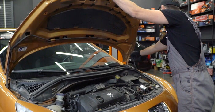 Cómo cambiar Bujía de Encendido en un Peugeot 207 Hatchback 2006 - Manuales en PDF y en video gratuitos
