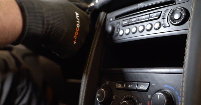 Hvordan skifte Kupefilter på Peugeot 207 WA 2006 – gratis PDF- og videoveiledninger