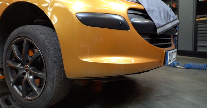 Sustitución de Bieletas de Suspensión en un Peugeot 207 Hatchback 1.6 HDi 2008: manuales de taller gratuitos